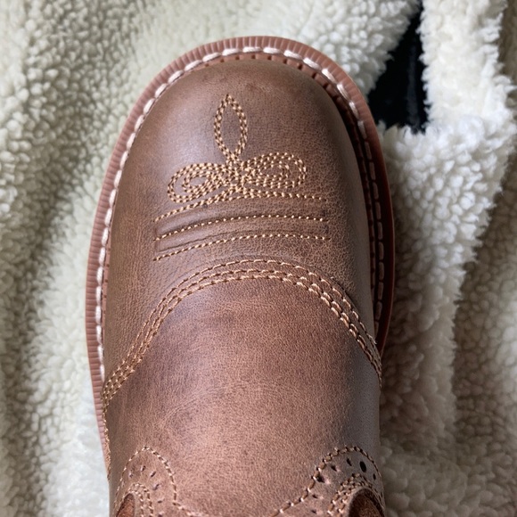 ARIAT Fatbaby Heritage Dapper Brown Butter Boots - Picture 3 of 7